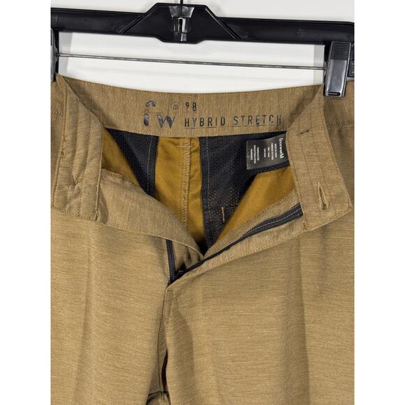 Free World Mens Chino Shorts Hybrid Soft Outdoor Casual Zipper Pockets Size 28 - Picture 3 of 7